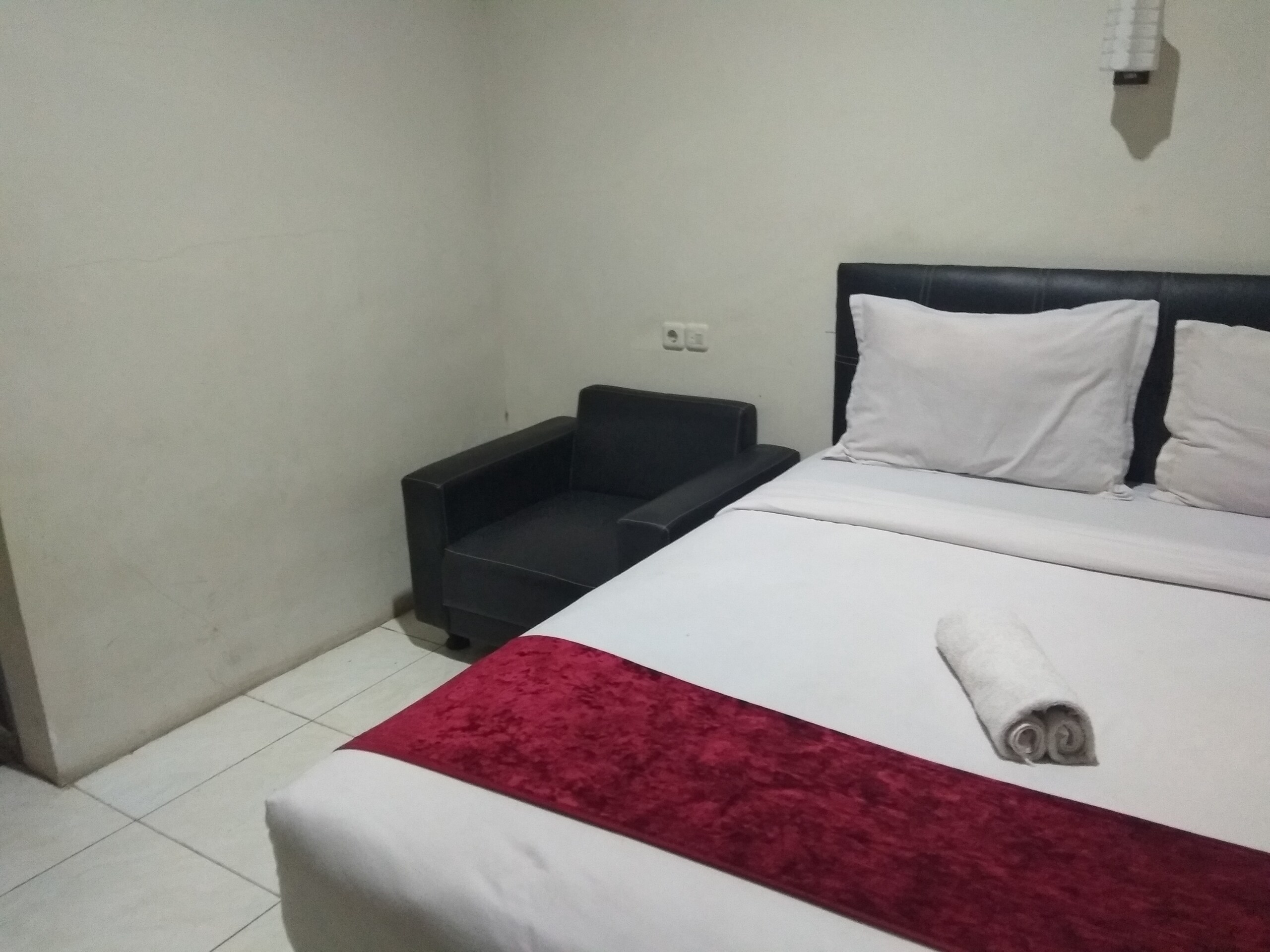 Hotel O Satya Homestay - Tap to explore photos