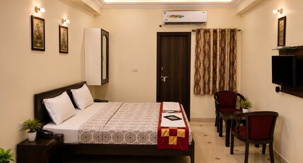 Hotel Classic inn- Near Jaipur Railway Station Room Type - Deluxe Room AC