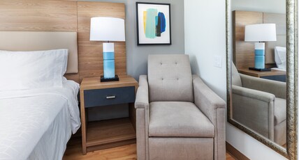 Candlewood Suites MUSKOGEE, an IHG hotel Room Type - 2 Queen Studio Ste Comm Access Roll Shwr