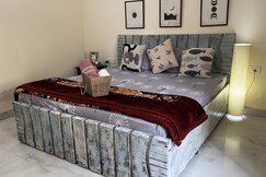 NOVA room in 2bhk with garden   Saket   Southdelhi