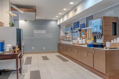 Holiday Inn Express & Suites - Thornburg, S. Fredericksburg