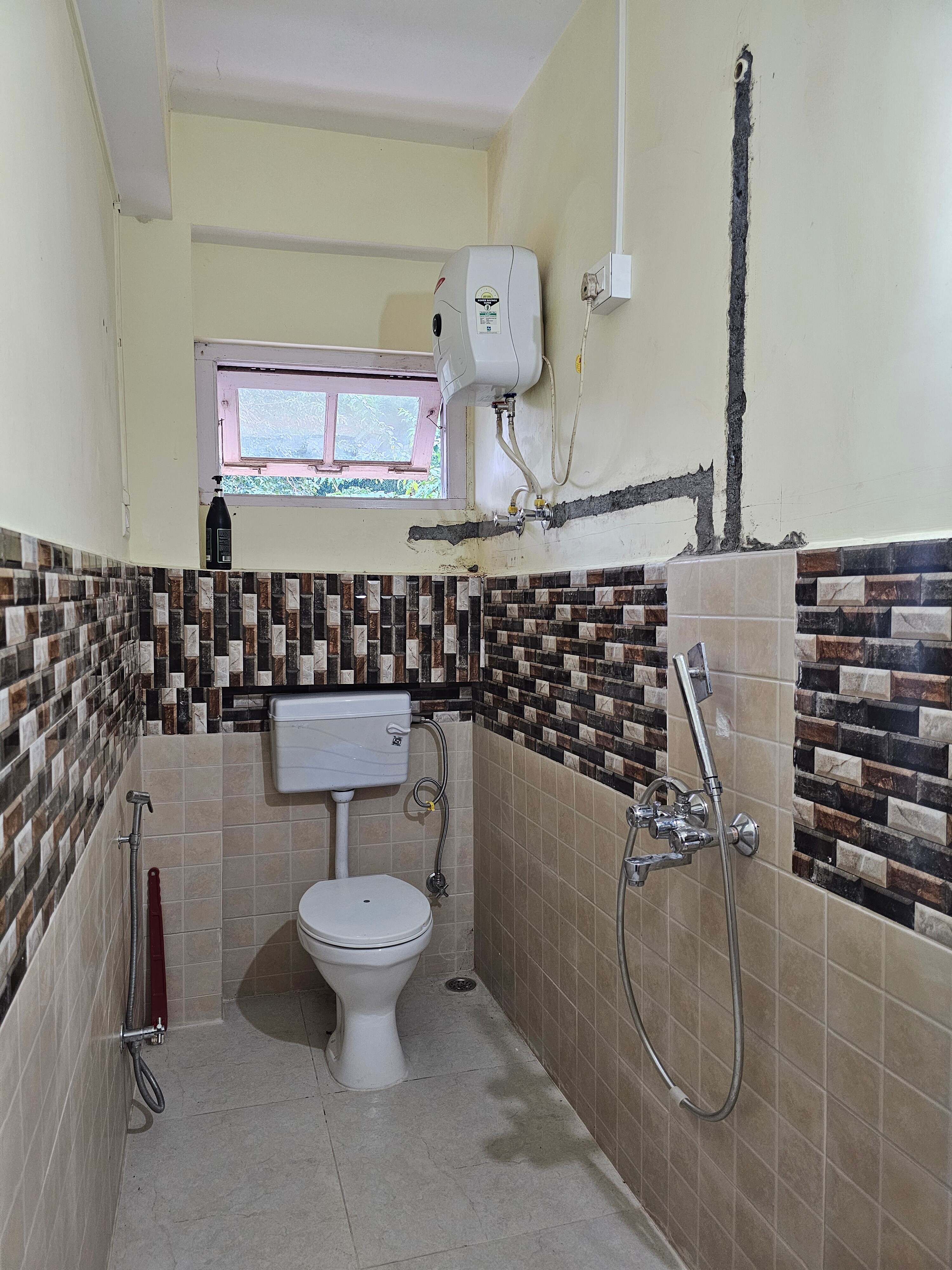 Amrit Homestay - Tap to explore photos