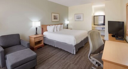 Best Western Inn Room Type - 1 King Bed, Non-Smoking, High Speed Internet Access, Microwave And Refrigerator, In-Room Dvd, Contin Best Western Inn Room Type - 1 King Bed, Non-Smoking, High Speed Internet Access, Microwave And Refrigerator, In-Room Dvd, Contin