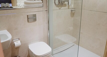 Best Western Premier Doncaster Mount Pleasant Hotel Room Type - 1 Double Bed, Non-Smoking, Standard Room, Small Room