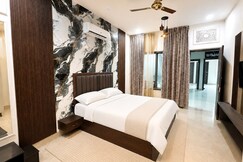 HOTEL NICHOLUS CREST LODGE