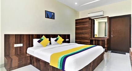 Hotel Ravi Residency Room Type - Super Deluxe Room