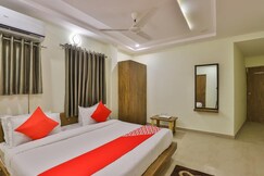 Hotel the Rajshree, Ashram Rd