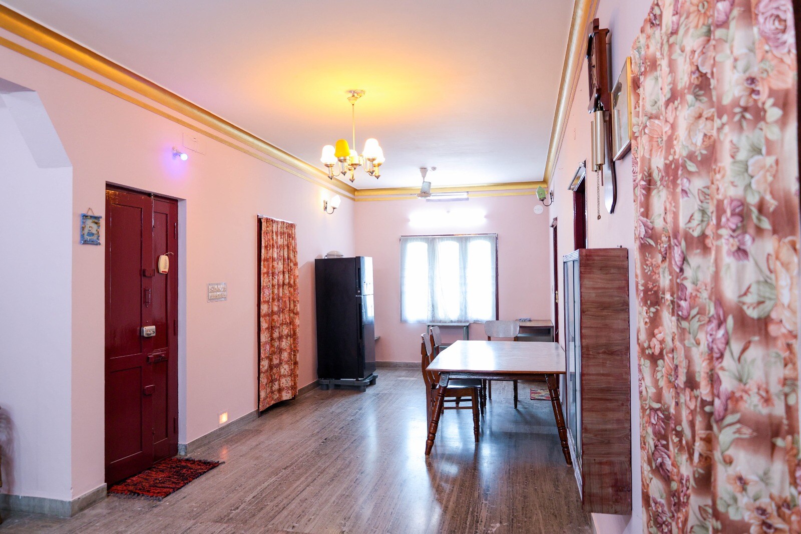Kings Homestay - Tap to explore photos