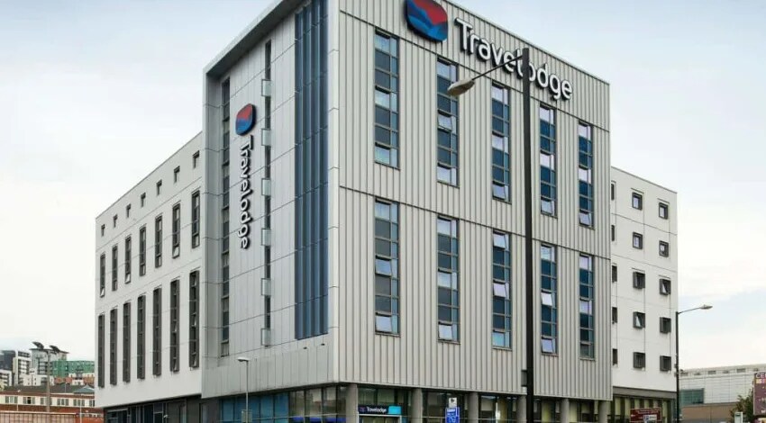 Travelodge Manchester Central Arena - Tap to explore photos