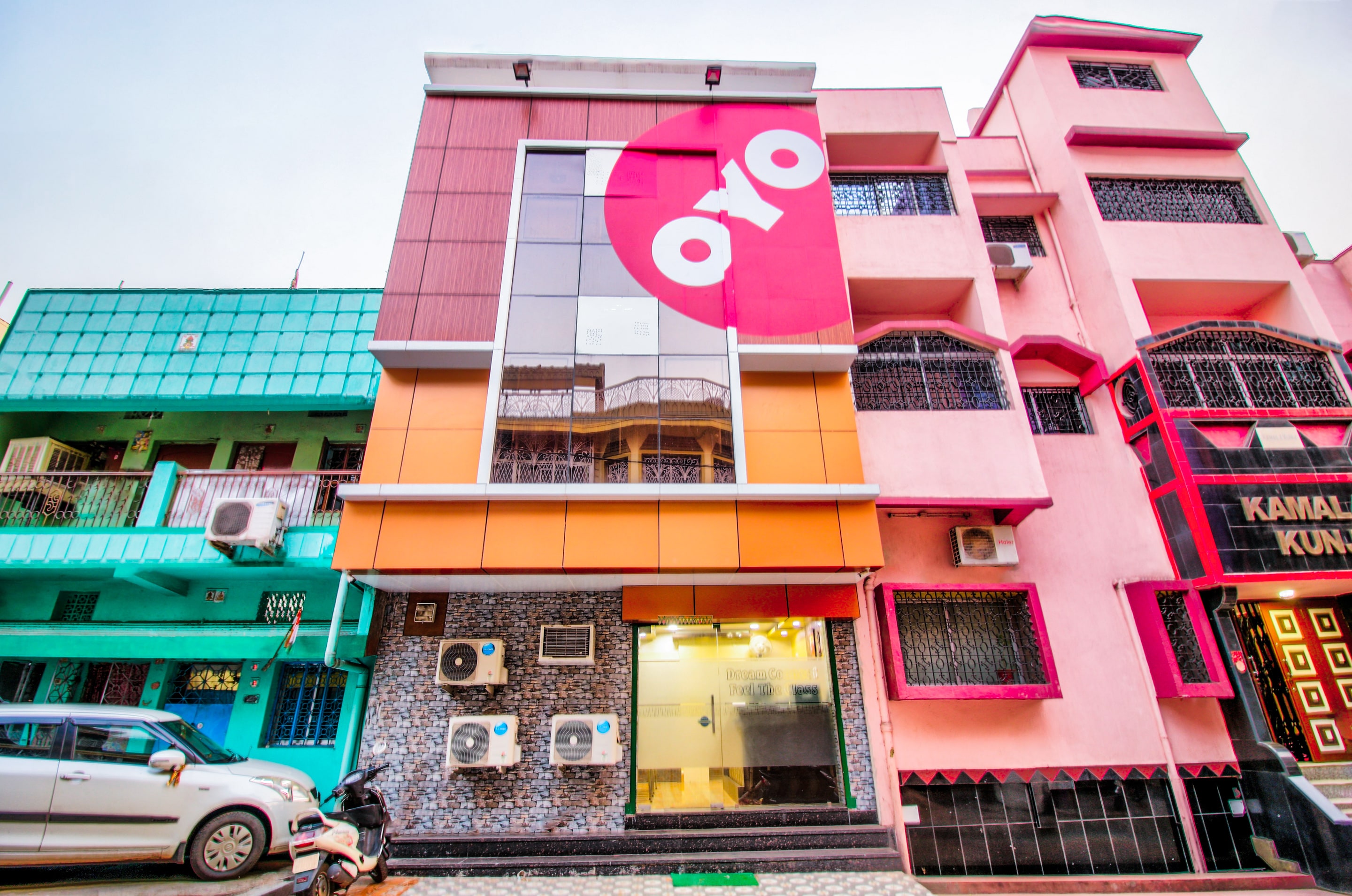 Hotel O Dream Connect Premium - Tap to explore photos