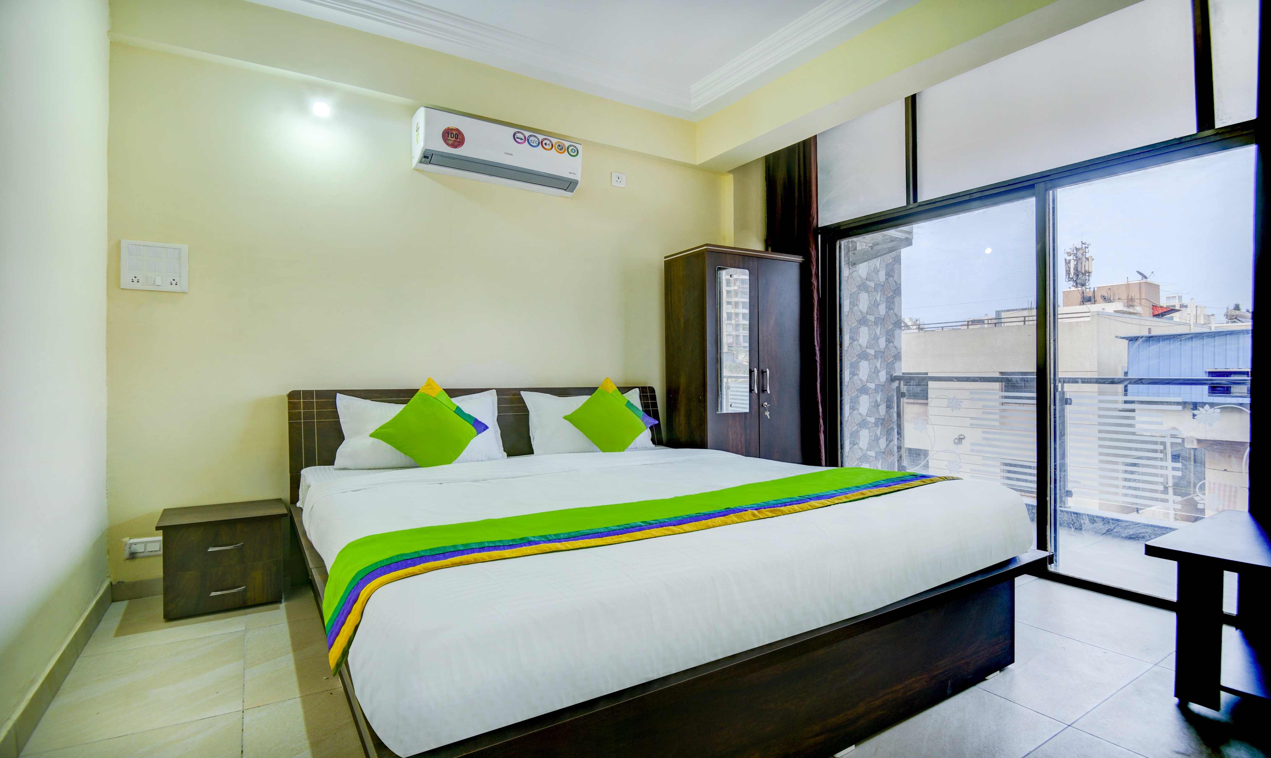 Treebo Sayaji Residency - Tap to explore photos