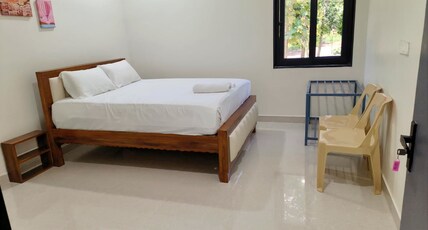 BHARATHI CONVENTION Room Type - Deluxe Room