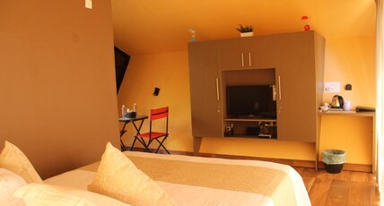 Y3 Suites | Infinity Pool & Tea-valley Rooms Room Type - Hexa Couple Cottage