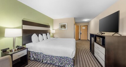 Best Western Borger Inn Room Type - Accessible - 1 King, Mobility Accessible, Communication Assistance, Roll In Shower, Microwave And Re