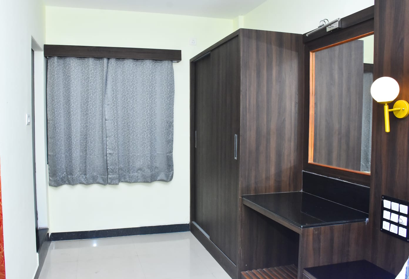 HOTEL LA GOWRI - Tap to explore photos