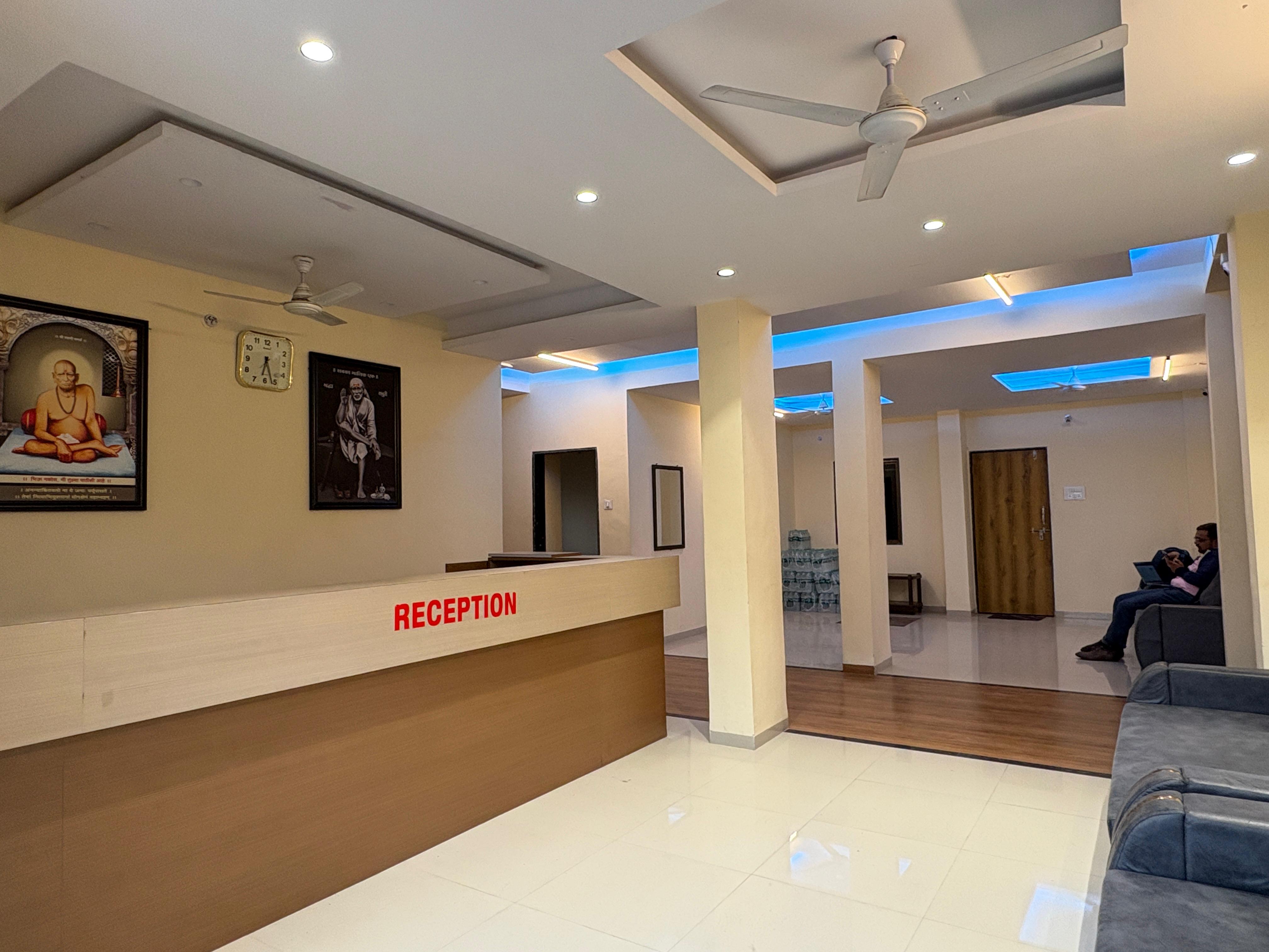 Hotel Sai Samarth Palace - Tap to explore photos