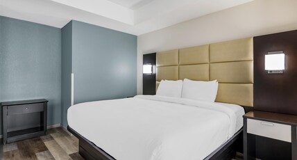 Best Western Plus JFK Inn & Suites Room Type - Suite-1 King Bed, Non-Smoking, Sofabed, Work Desk, Microwave And Refrigerator, Wi-Fi, Full Breakfast Best Western Plus JFK Inn & Suites Room Type - Suite-1 King Bed, Non-Smoking, Sofabed, Work Desk, Microwave And Refrigerator, Wi-Fi, Full Breakfast