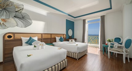 Paracel Beach Hotel Da Nang Room Type - Suite Twin Room Ocean View with Balcony