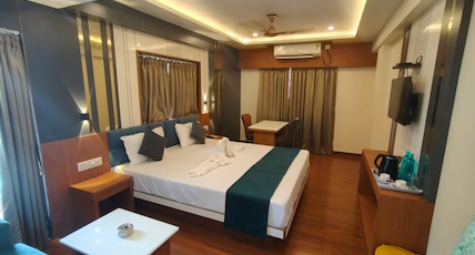 The Monalisa Inn Room Type - DELUXE DOUBLE BEDDED ROOM WITH DINNING The Monalisa Inn Room Type - DELUXE DOUBLE BEDDED ROOM WITH DINNING