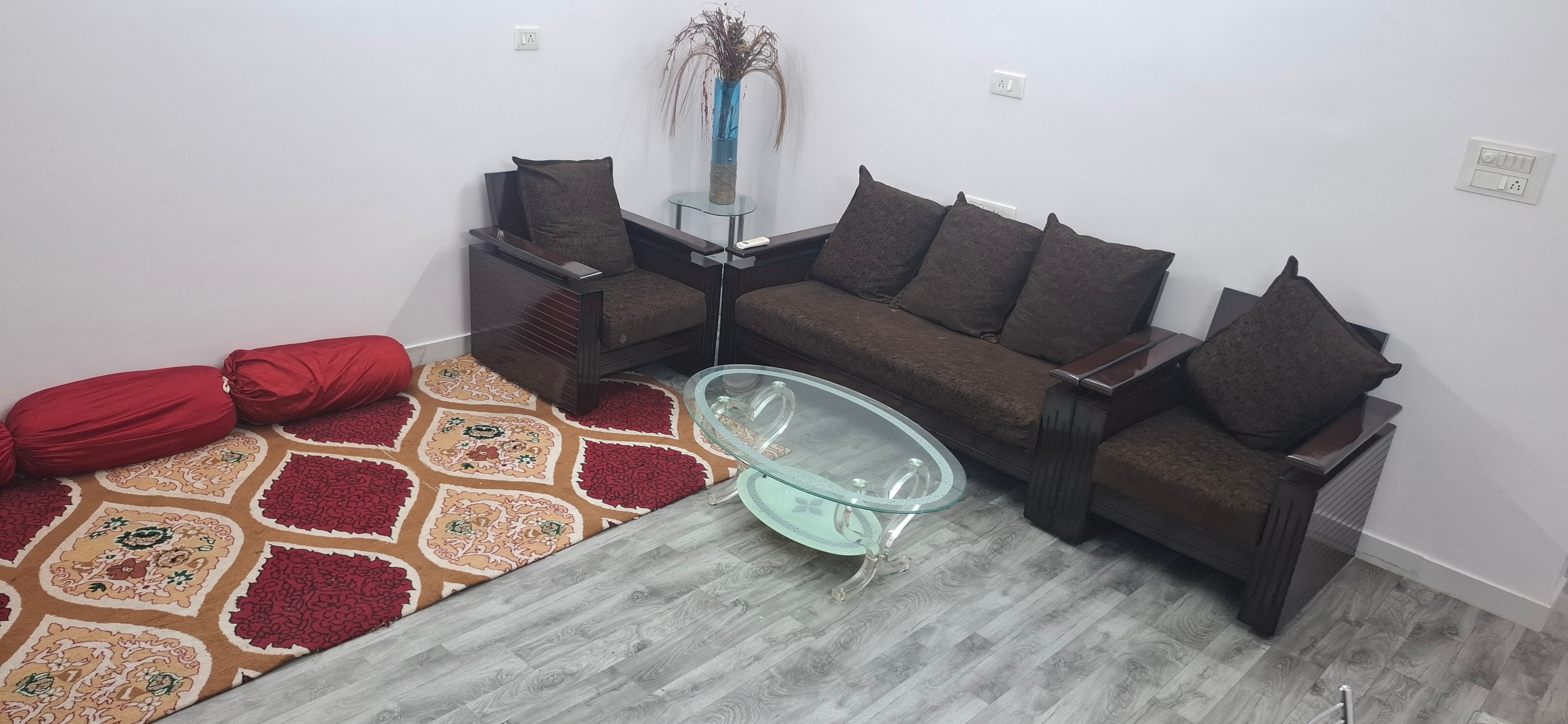 Zidaan pent house - Tap to explore photos