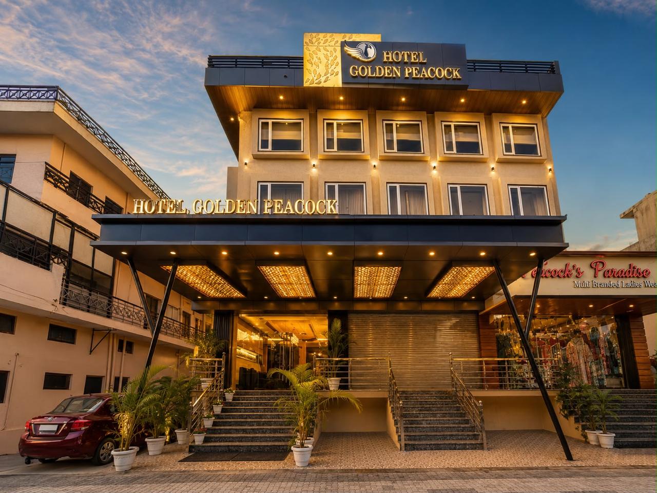 Hotel Golden Peacock - 5min From Har Ki Pauri - Tap to explore photos