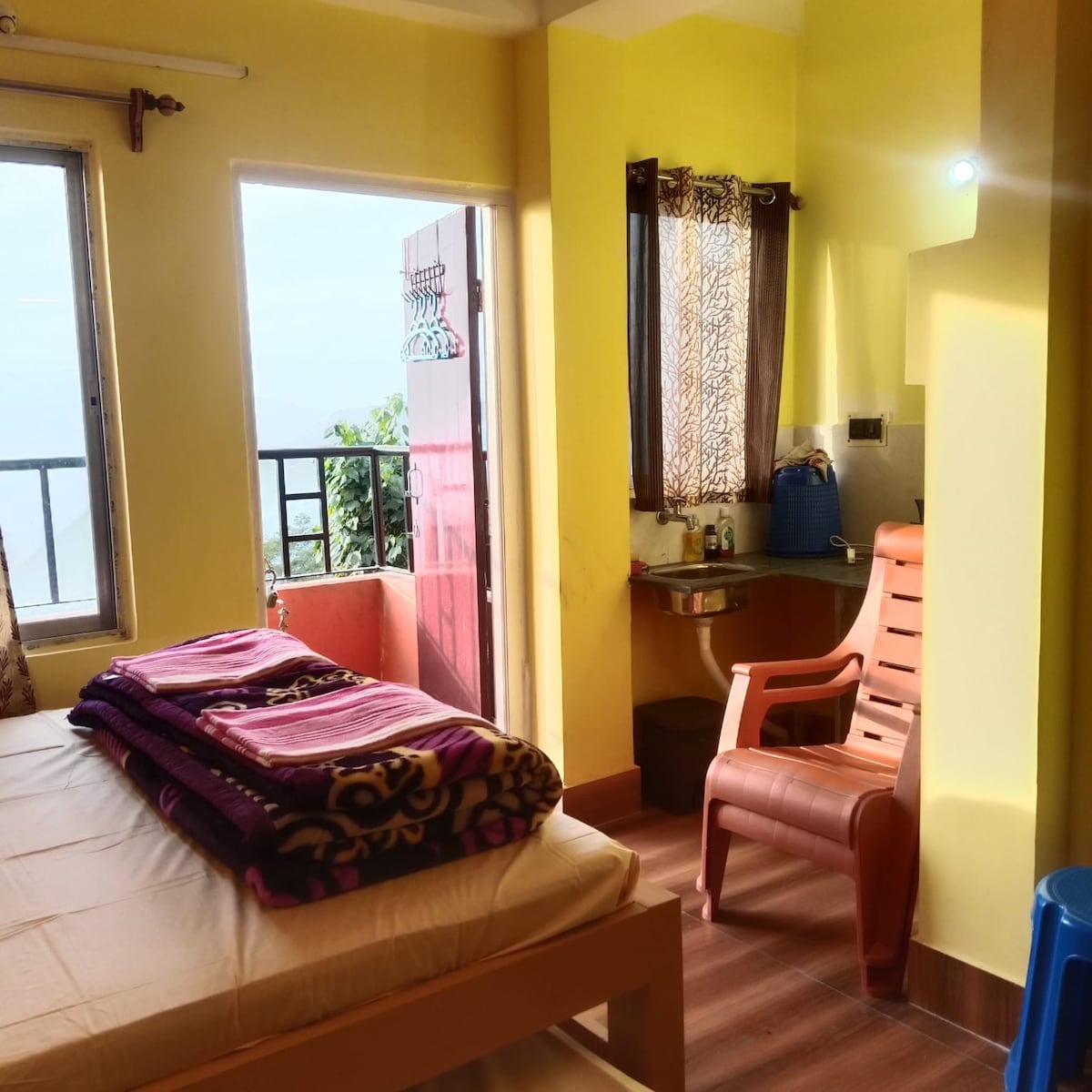 HomeStay Kanchenjunga Samther Forest Kalimpong - Tap to explore photos