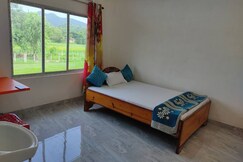 Uttaron Guest House
