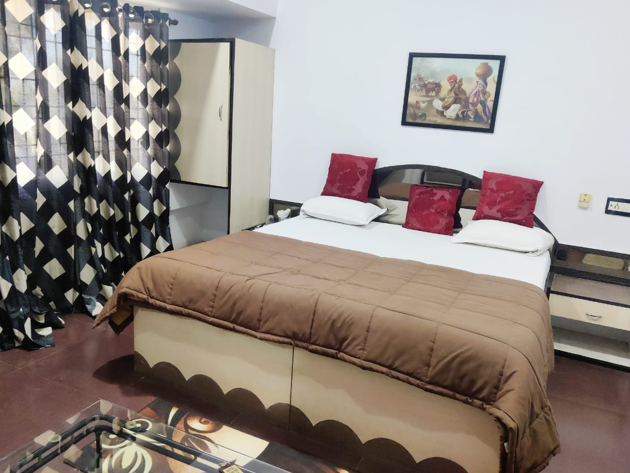 HOTEL CENTRE POINT Wardha - Tap to explore photos