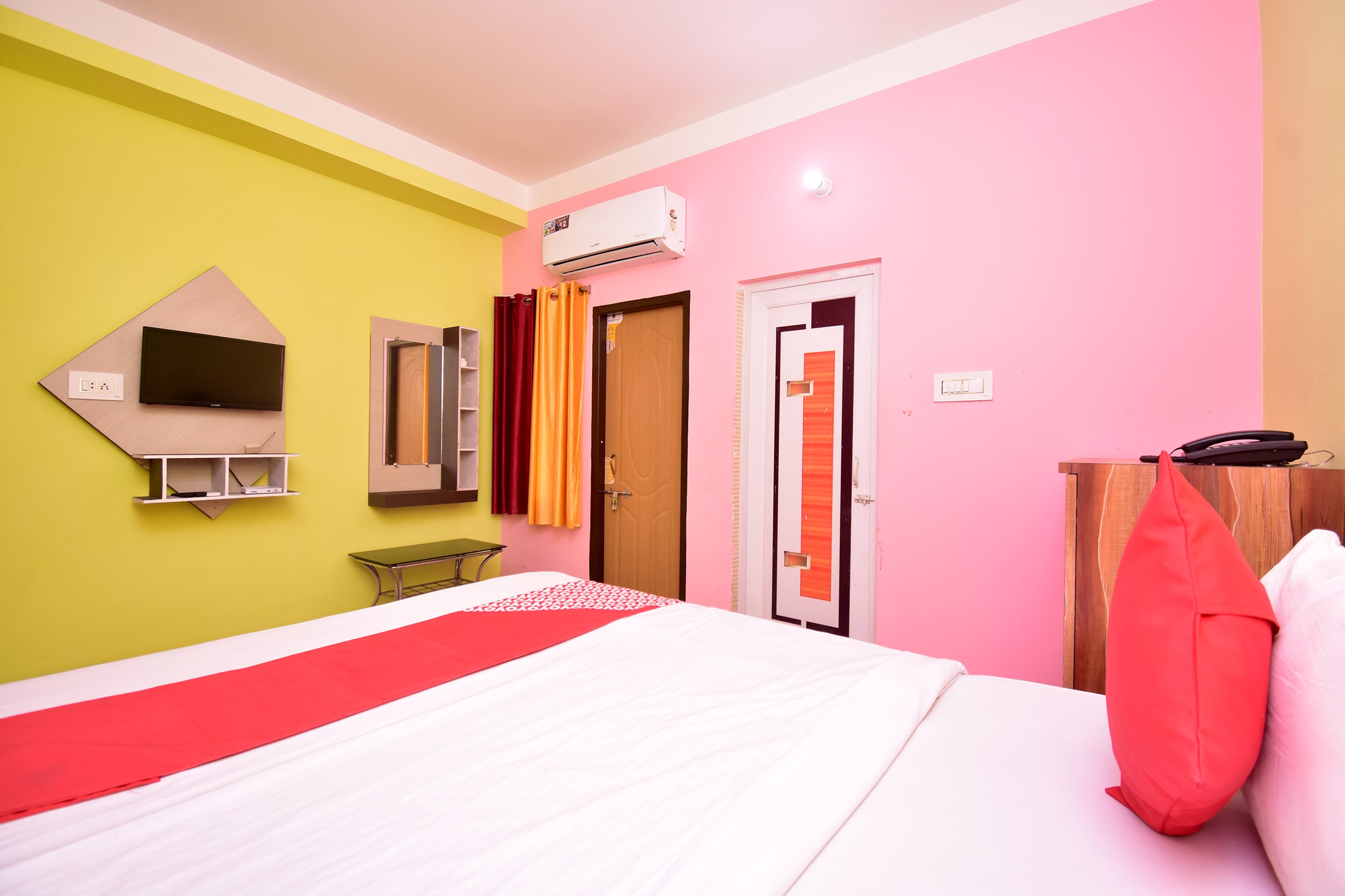 Hotel O Trinayani Guest House - Tap to explore photos