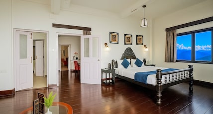 Central Gleneagles Heritage Resort The Mall Road Room Type - Suite with Sitting Room and Mountain View (Located on 1st Floor | No Lift | Spacious Room) Central Gleneagles Heritage Resort The Mall Road Room Type - Suite with Sitting Room and Mountain View (Located on 1st Floor | No Lift | Spacious Room)