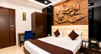 Hotel Sawamani - 100 Meters from Khatushyam ji Room Type - Deluxe Room