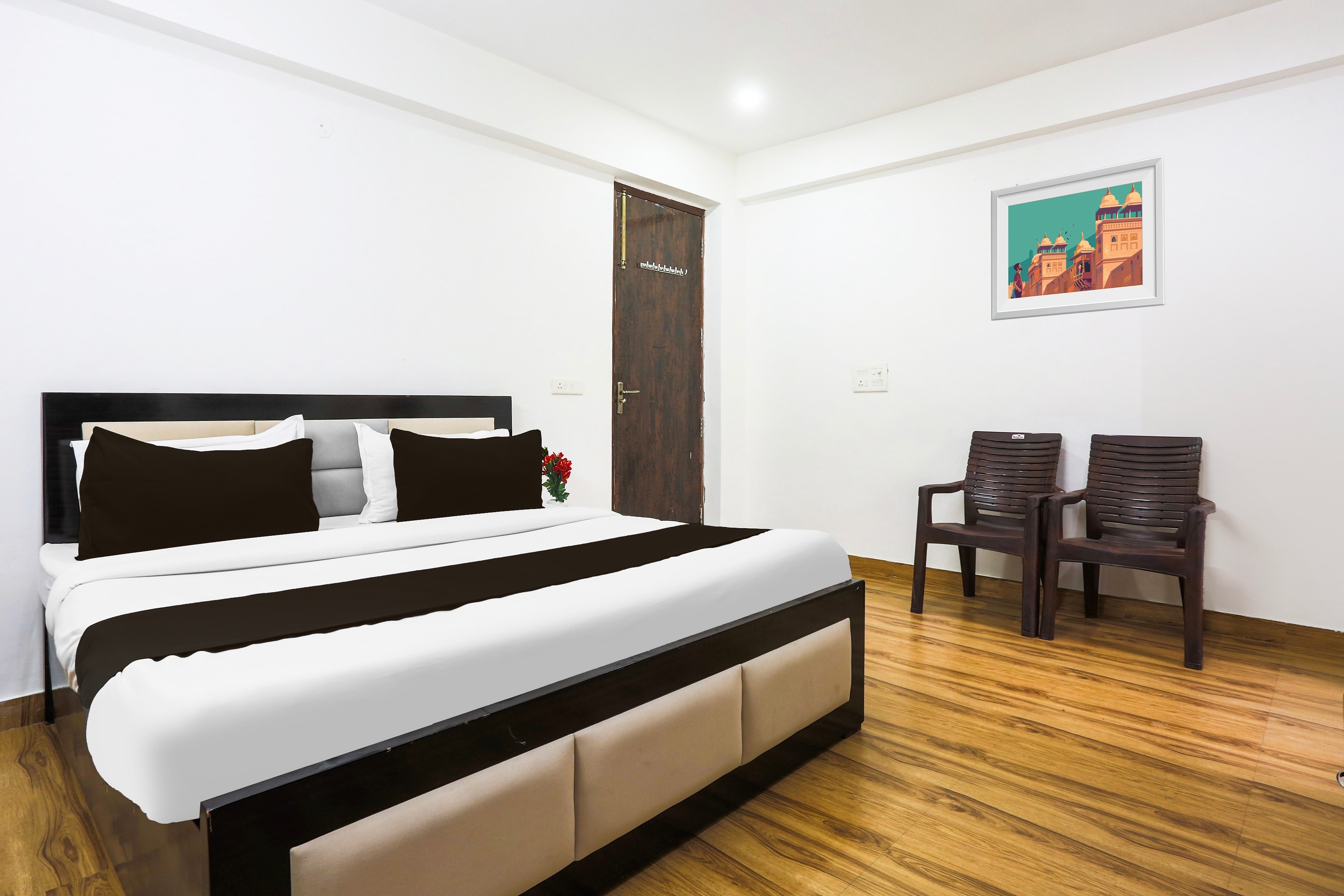 Hotel O STAR Corporate Suites - Tap to explore photos