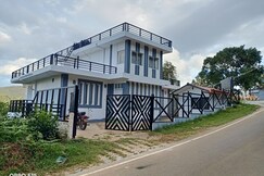 Naveen Cottage