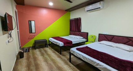 Jain Home Stay Guest House Room Type - Super Deluxe Room ( Vantileted Coom )