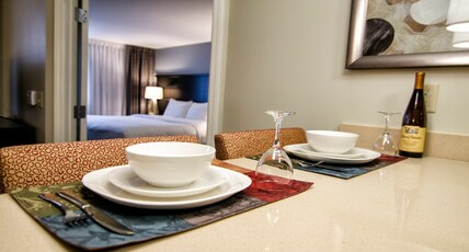 Staybridge Suites MARQUETTE, an IHG hotel Room Type - 1 Bedroom Suite Mobility Accessible Tub 1 King Staybridge Suites MARQUETTE, an IHG hotel Room Type - 1 Bedroom Suite Mobility Accessible Tub 1 King