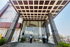 DHAMMA GRAND HOTEL RESORT