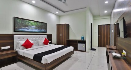 Hotel Shivam Room Type - Deluxe Double Bed AC