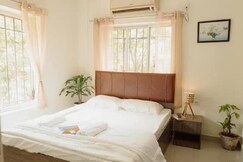 Charming Chic Private Room in Apartment