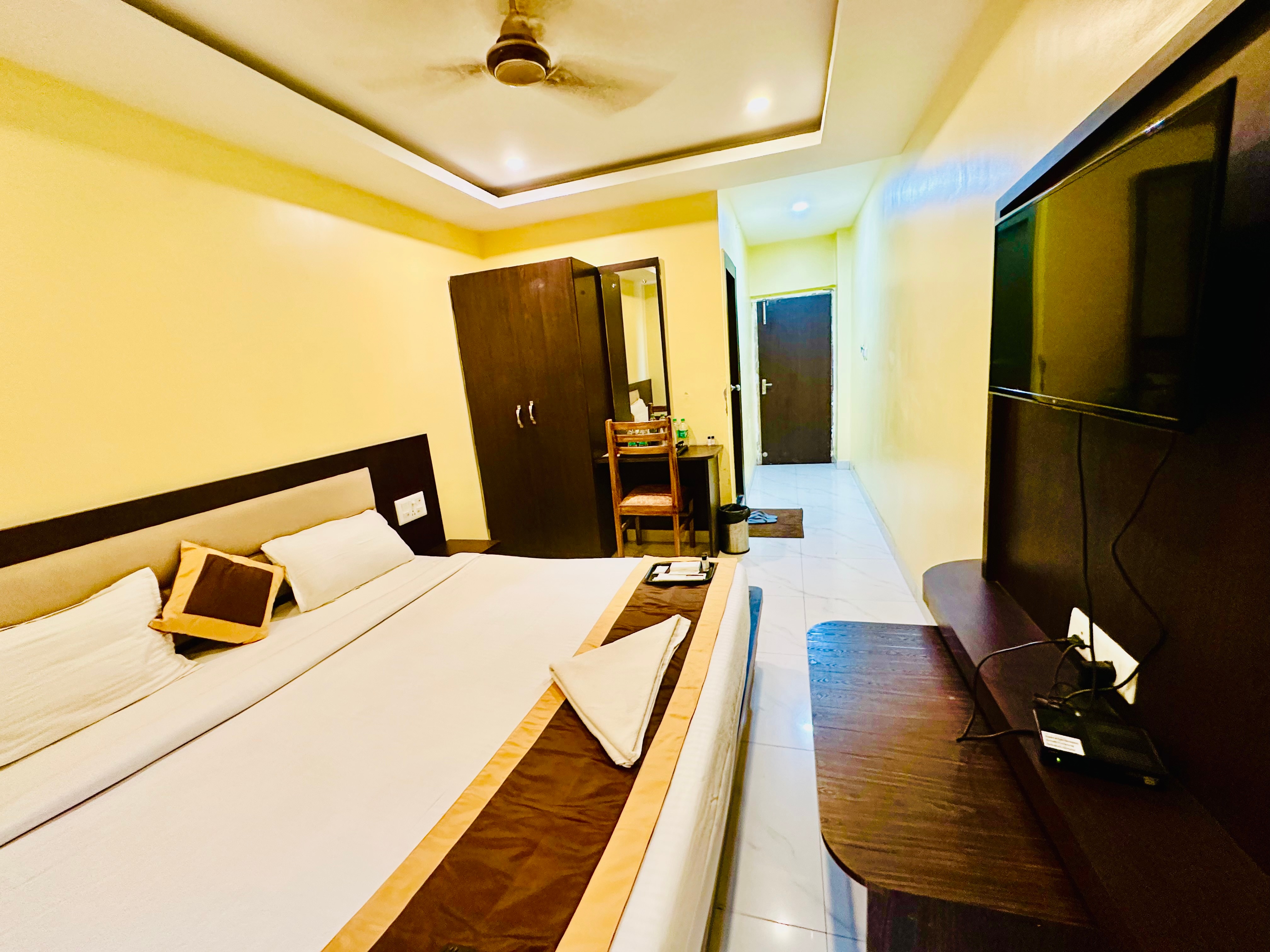 Hotel Sagar Inn - Tap to explore photos
