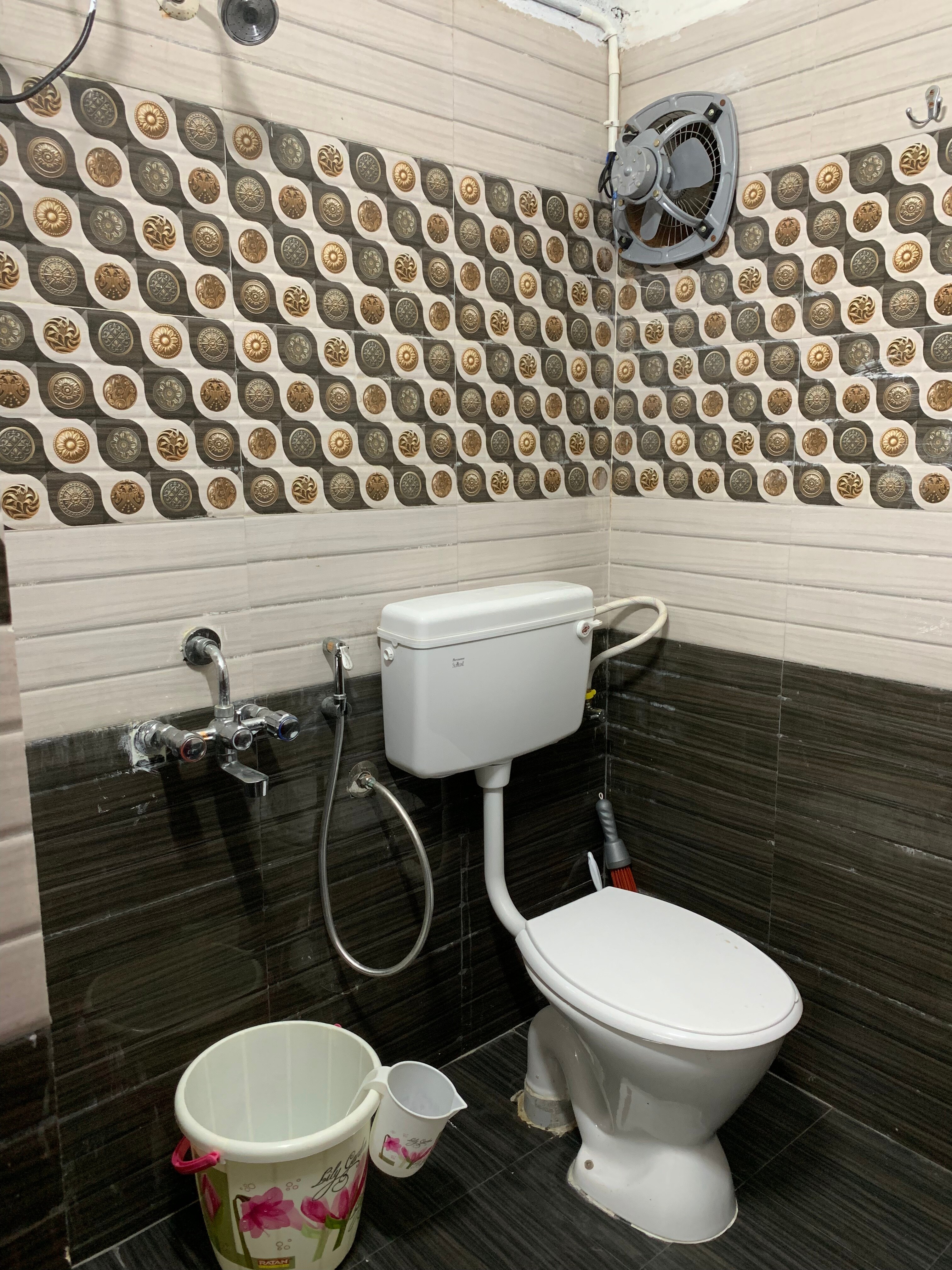 Home Stay Next to Sankara Nethralaya & Apollo Hospitals - Tap to explore photos