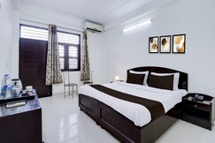 Super Hotel O Shimla Bypass Road ISBT Dehradun Formerly Benison Guest House