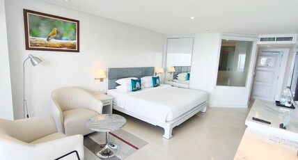 Andaman Beach Suites Hotel Room Type - Superior City View RB Exclusive