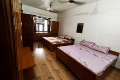 HIMALAYA INN GUEST HOUSE