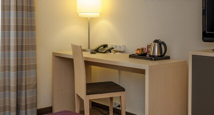 MERCURE BERLIN CITY WEST Room Type - Standard Room with 2 single beds
