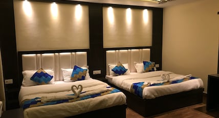 Hotel Kabir Residency 4 minutes walk to Golden Temple Room Type - Deluxe four bed
