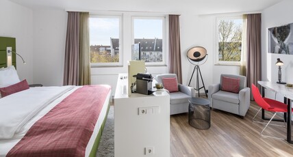 Hotel Indigo - Dusseldorf - Victoriaplatz Room Type - 1 King Bed Premium Garden View