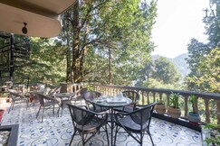 4 Rooms @ Villa 360 by VEO - Part of StayVista