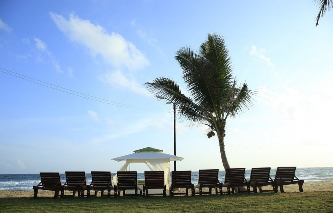 Avenra Beach Hotel - Tap to explore photos