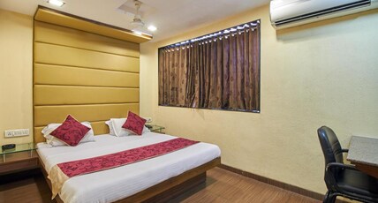 Hotel Akash - Near Surat Railway Station Room Type - Super Deluxe Room