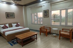 Rao Jagveer Home Stay